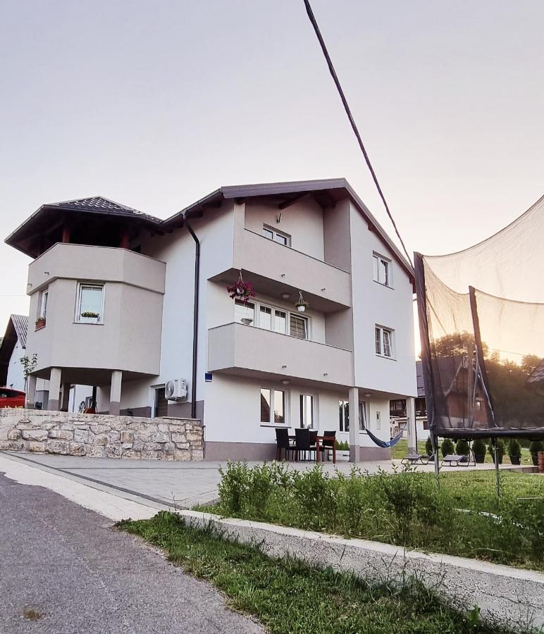 Apartmani Bilic Korenica Luaran gambar